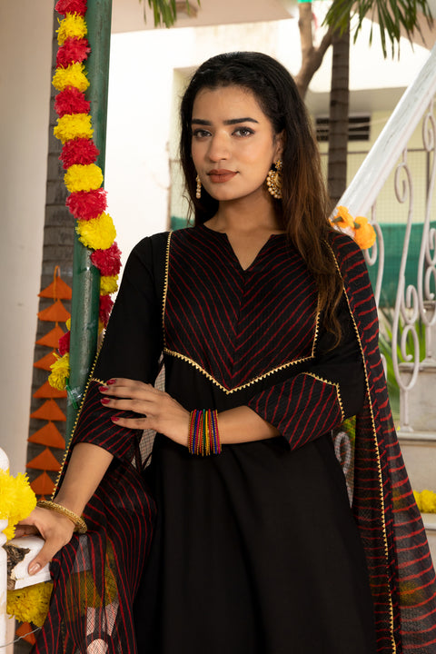 Nihira Leheriya Black Suit Set 233-BLK