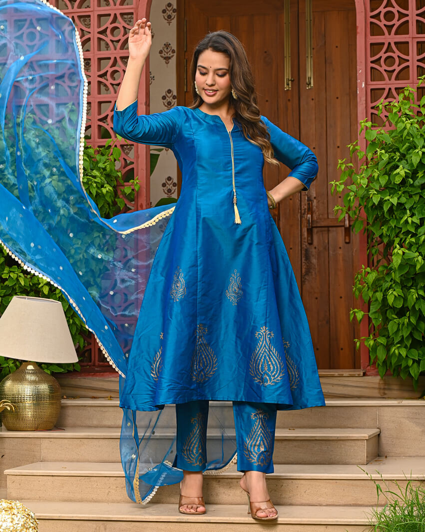 Teal Blue Gold Foil Printed Kurta Pant Set with Scalloped Organza Dupatta