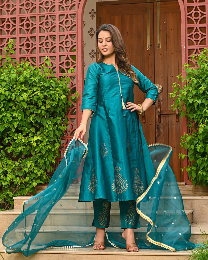 Teal Green Gold Foil Printed Kurta Set with Scalloped Organza Dupatta