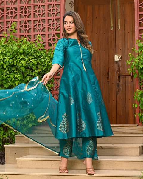 Green Embroidered Kurta Set with Dupatta - INDI INSIDE 321-BLU
